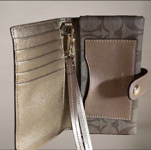 NEW Coach Wristlet - Picture 8 of 9